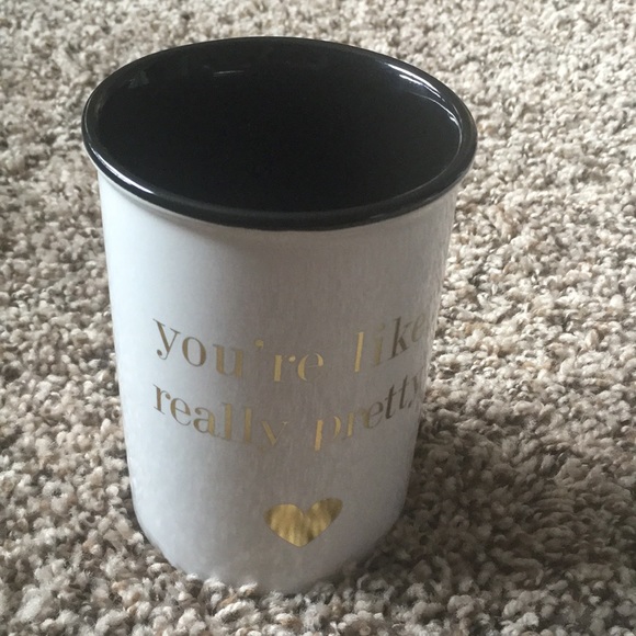 Makeup up holder - Picture 2 of 2